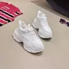Sapatos Europeus com Aumento de Altura para Mulheres Baixas, Novo Modelo Outono 2026, Confortáveis e Versáteis, Cor Sólida, Tênis Casuais Esportivos