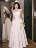 Vestido de Noiva Leve Tomara-que-caia Estilo Francês para Noivas, Vestido Simples de Cetim Petite para Noivado, Vestido Formal Branco para Registro de Casamento, Elegante Vestido de Casamento