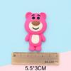 Punto de fábrica oso fresa cuerpo completo muñeco de dibujos animados trasero m gel crema de soya accesorios para funda de teléfono móvil caja de papelería vaso de agua