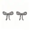 Aretes con Diseño de Moño Totalmente Diamantado para Mujer, Pequeños y Elegantes, con Sentido del Diseño, Lujo Ligero, Sensación de Alta Gama, Huecos y Exquisitos, Estilo de Nicho