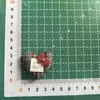 Broche DIY retrô com estampa xadrez do Mickey e coelho, pingente, grampo de cabelo, sapatos e meias, acessórios para bagagem e roupas.