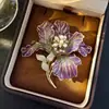 Broche Grande Flor em Esmalte Estilo Chinês com Toque de Luxo de Alta Qualidade, Apresentando Pérola de Zircônio Microincrustada, Broche Elegante e Sofisticado