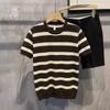 Camiseta de manga corta para hombre, de punto a rayas blancas y negras, con cuello redondo, de verano, moderna, de media manga, transpirable y combinable.