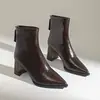 Botas de Cano Curto com Zíper nas Costas Estilo Coreano Bico Fino Salto Grosso Femininas Outono/Inverno Preto Elegante Estilo Coreano Botas Emagrecedoras Salto Médio Botas de Couro