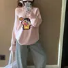 Sudadera Divertida con Estampado de Dibujos Animados Shin-Chan, Cuello Asimétrico, Hombros Descubiertos para Mujer, Moderna y Versátil, Estilo Chica Popular, Top Versátil