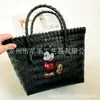 Bolsa de Playa para Vacaciones Bolso Cesta Portátil Cesta de Verduras Cesta de Baño Bolsa Tejida de Dibujos Animados Niña del Arroz Estado Relajado Acogedor
