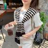 Chal Pequeño Rayado Versátil Estilo Coreano para Mujer Verano Habitación con Aire Acondicionado Fino Pequeño Artículo Versátil Camisa de Moda Exterior Bufanda