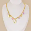 Cadena de Camiseta Ovalada Artística Vintage con Múltiples Elementos Mariposa Libélula Collar para Clavícula de Chica Dulce Acero Inoxidable