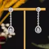 Brincos de Prata 925 com Pino, Luxo Leve, Cravejados com Diamantes, Formato de Gota, Brincos Elegantes e Estilosos para Noite, Acabamento de Alta Qualidade, Brincos de Luxo para Mulheres