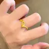 Anel Dourado Antigo Estilo Novo 2026 Enrolado em Cobra para Mulheres, Anel Popular de Luxo Leve Nicho de Alto Padrão, Presente para o Festival Qixi