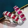 Anel com Gema na Cor Cyber Red Estilo Luxo Leve ins Moda Feminina Elegante Anel com Senso de Alto Padrão Design de Nicho Anel de Dedo
