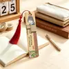 Poemas de Celebridades em Desenho Animado Marcadores de Livro de Bambu Porcelana de Cristal Pintura Colorida Impermeável Borla de Seda Gelada Material de Papelaria para Estudante Presentes Criativos Culturais