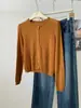 Elegante Cardigan de Tricô Costurado com Gola Redonda para Afinar o Corpo Feminino, Versão Coreana Outono 2026, Suéter Casaco Fino Suave e Iluminador