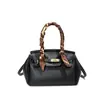 Bolsa de Mão Platinum de Alta Qualidade Nova Cor Color Blocking 2026 Nova Bolsa de Ombro Kelly de Nicho Bolsa Transversal Elegante para o Dia a Dia