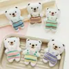Nuevos Overoles de Peluche de Dibujos Animados Oso de Peluche Suave Lindo Oso Sonrojado Muñeco Broche Decoración Accesorios para Mochila Escolar de Estudiante