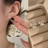 Pendientes de Mariposa Frescos y Sencillos, Mini y Compactos, Diseño Minimalista de Nicho, Exquisitos y Lindos, Versátiles, Nuevo Modelo para 2026