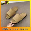 Chinelos Casuais de Alta Qualidade 2025 Verão Novo Estilo de Nicho Confortáveis Resistentes ao Desgaste Elegantes Sandálias Femininas para Uso Externo