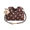 Bolsa de Mão Feminina Estilo Coreano Retrô com Bolinhas Foscas 2026 Nova Bolsa de Balde Simples Moda Comute Tendência Bolsa de Ombro Único