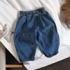 Jeans Novos para Crianças Primavera e Outono Estilo Coreano Retrô Meninos e Meninas Joelho com Patches Calça Casual Cenoura para Bebê