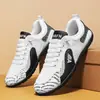 Novos Sapatos Masculinos 2026, Sapatos Esportivos Casuais de Malha Respirável para o Verão, Sola Macia Leve, Resistentes ao Desgaste, Tênis de Corrida Modernos e Versáteis