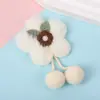 Pelaje de Conejo Flor de Ciruelo Bola Colgante Accesorios de Tela Textura Felpa Ropa Pinza para el Cabello Colgante Bolso Decoración DIY Suministros Venta al por Mayor