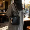Bolsa Transversal de Ombro Casual Retrô de Nicho Transfronteiriço Tendência da Moda Nova Bolsa Mulheres 2025 Outono e Inverno Bolsa Balde
