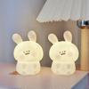 Luz nocturna de dibujos animados de conejo rojo de internet al por mayor puesto de mercado nocturno juguetes luminosos lindos para niños suministro creativo transfronterizo