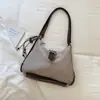 Mochila de camurça Melard, cor sólida, estilo retrô, coleção outono 2026, bolsa de ombro casual, bolsa transversal despojada