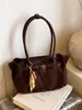 Bolsa de Mão com Design de Nicho Feminina 2025 Nova Retro Fosca Asa Bolsa Estilo Estrangeiro Estampa de Leopardo Ombro Único Transversal