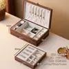 Caja de almacenamiento para joyas de madera maciza, exquisita y de alta gama, regalo de boda, gran capacidad para collares, pendientes, anillos y accesorios