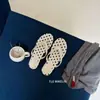 Novedad Primavera y Verano 2026 Estilo Nicho Chanclas Planas de Lunares Cómodas Antideslizantes Resistentes al Desgaste Sandalias Frescas para Exteriores
