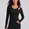 Top de Yoga Juyitang Estilo Primavera e Outono de Um Ombro com Recorte Vazado e Design Franzido, Top Esportivo Fitness Pilates Justo para Mulheres