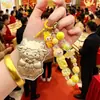 Llavero de cordero de dibujos animados lindo de oro puro 999, colgante de bolsa de oro, regalo para atraer la fortuna del año zodiacal