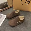Zapatos tipo Birkenstock con forro de felpa para mujer, moda otoño/invierno 2026, nuevo diseño versátil, zapatos cálidos de algodón, planos retro sin cordones