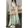 Novo vestido de verão estilo coreano verde puro para férias, vestido longo com gola halter, patchwork de renda floral, emagrecedor