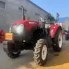 O Trator de Quatro Rodas Mc504-3 Vermelho Oriental para Pomares Possui Alta Distância do Solo, Capacidade de Giro Flexível e é Adaptável a Diversas Ferramentas Agrícolas