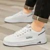 Otoño 2026 Nuevos Zapatos de Hombre Transpirables Blancos Hombres Modernos Versátiles Suela Gruesa Zapatos Deportivos Casuales Zapatos de Tabla Zapatos de Moda