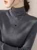 Elegante y sofisticado suéter de cuello alto verde oscuro con mangas largas, camisa base tejida para mujer A5455