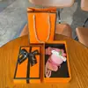 Llavero colgante de ramo de lana para el Día del Maestro, un accesorio de bolso de ramo de rosas, regalo para maestros durante la temporada de regreso a clases