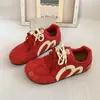 Tênis de Treino Feminino 2025 Novo Outono Retro Leve Nicho Sola Grossa Casual Tênis de Corrida