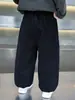 Calça de Fleece Infantil para Meninos Peça Única 2026 Novo Estilo Bonita Fashionável Bebê Espessada Calça Longa Calça Infantil de Fleece com Punho