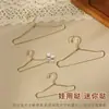 Mini Cabide de Metal para Roupas de Bonecas Artesanais DIY e Suporte de Exibição para Bonecas de Algodão