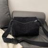 Bolso de pana para mujer, bandolera informal de moda de primavera, sencillo, tipo almohada, 2024