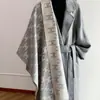 Bufanda de Hilo Retorcido para Mujer, Nuevo Estilo Otoño e Invierno, Adecuada para Ropa de Oficina, Chal Cálido para Invierno, Cachemira Sintética de Doble Cara, Versátil y Cálida