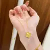 Collar de Trébol de la Suerte Chapado en Oro Cortado con Láser para Mujer, Oro Sintético, Lujo Ligero, Nicho, Colgante de Trébol de Gama Alta, Cadena para Clavícula