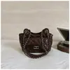 Bolso Pequeño Acolchado con Cadena de Gama Alta para Comercio Exterior, Nuevo Bolso Pequeño de Moda para Mujer Estilo Chanel Retro, Bolso de Hombro Único para el Trabajo, Bolso Cruzado