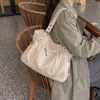 Bolsa de mano transfronteriza, popular en el comercio exterior, bolso de hombro para mujer de gran capacidad, color sólido vintage, PU, bolso cruzado versátil para el día a día