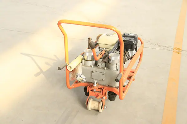 NLB-600型内燃双头螺栓扳手2