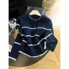 Nuevo cárdigan de punto a rayas suelto y casual estilo coreano para otoño e invierno para mujer, con un diseño único, suéter abrigo de moda para mujer