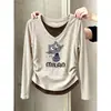 Camiseta feminina de algodão puro com manga longa e decote V, design de peça dupla falsa, moda versátil, modelagem slim, afina a cintura, peça básica para outono